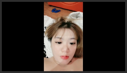 Bé Heo phơi lồn cho bạn trai bú liếm thỏa thích