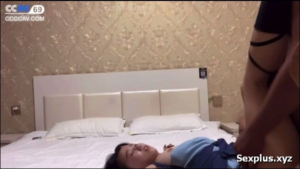 Đừng chơi game nữa chơi cô đi..