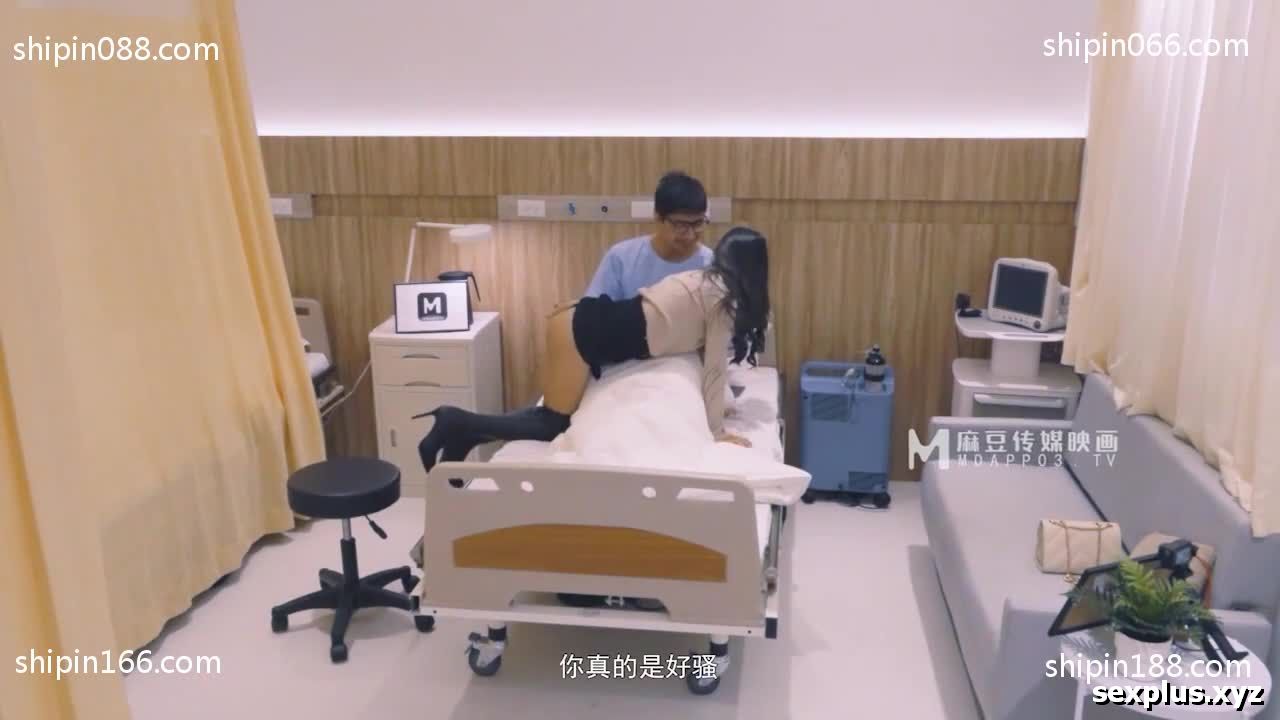 Cô bạn gái hôm nay đi thăm bạn trai bị cách ly covic