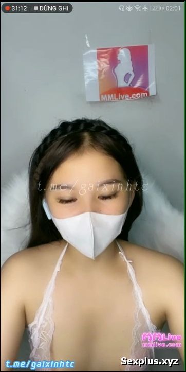 Cặp ngực khủng và đôi mắt thiên thần làm anh em say đắm mất rồi