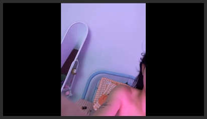 Cô người mẫu Việt tung clip sex tự sướng