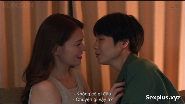 Đụ cô đồng nghiệp đang cãi nhau với chồng