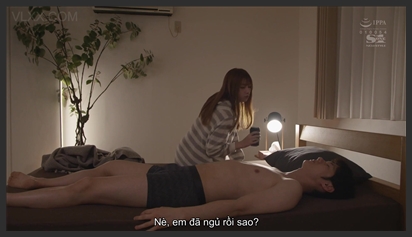 Đưa người yêu say rượu về nhà chăm sóc