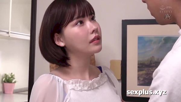 Eimi Fukada bị thôi miên và hiếp dâm