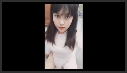 Em sinh viên tạo dáng cực dâm trên mạng