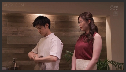Khi đi tuần trăng mật với chồng, vợ lén địt nhân viên massage