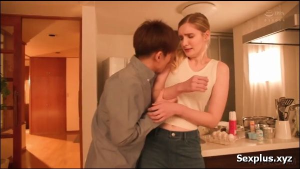 Nam sinh số hưởng qua nhà bạn chơi rồi chén luôn mẹ bạn