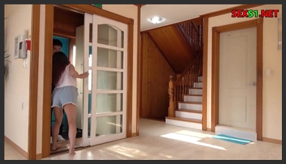 Người Dì Hay Chăm Sóc Tôi