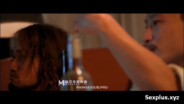 Phim Sex Hiếp Dâm Tập Thể Cô Vợ Xinh Đẹp