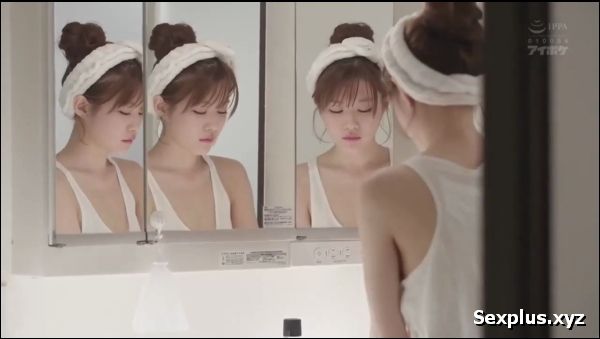 Trễ chuyến tàu về nhà đành ngủ nhờ nhà đồng nghiệp nữ